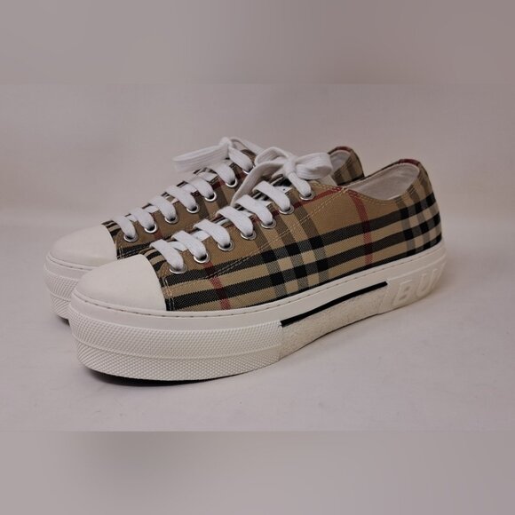 SOLDBurberry Women's Jack Vintage Beige Check Low Top Sneakers Canvas 9 US 39 EU - Picture 1 of 15